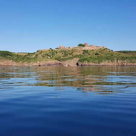 Saenehus Husmandssted بيت للعطل *